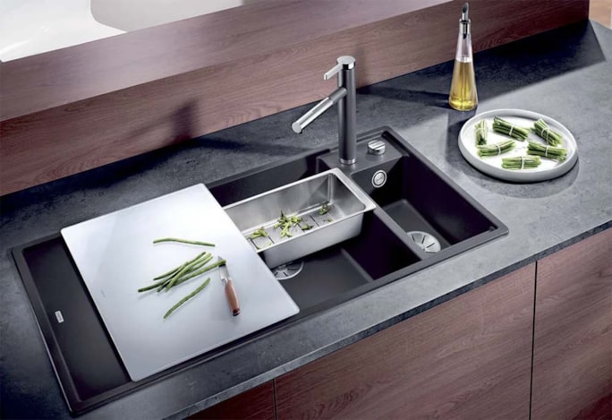 Sort kjøkkenvask fra Blanco i serien Axia